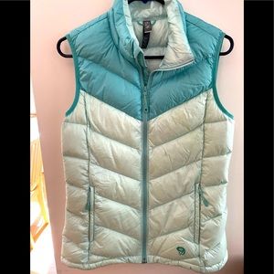 Mountain hardware. Down vest
